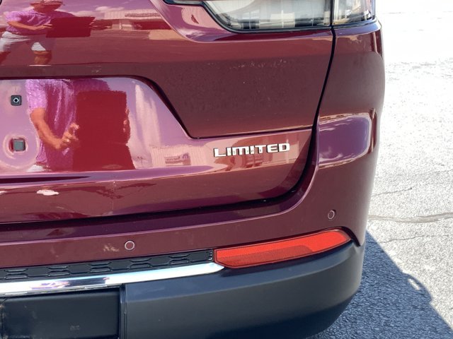 Used 2023 Velvet Red Pearlcoat Jeep Limited image 5