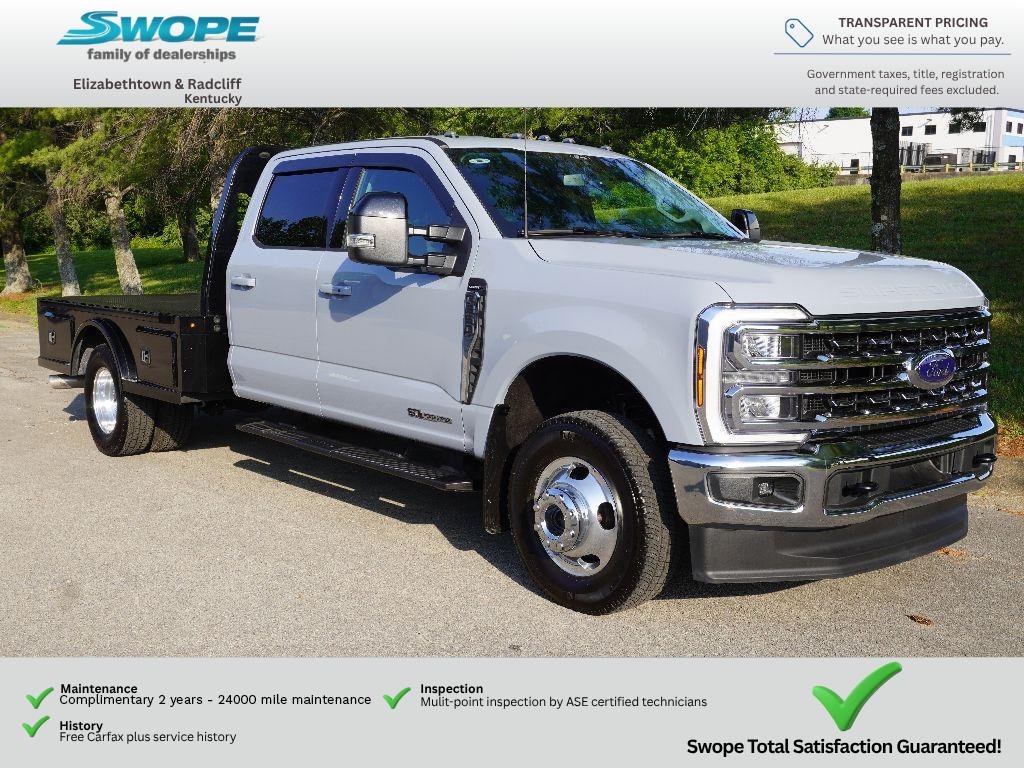 Used 2025 Glacier Gray Metallic TriCoat Ford LARIAT image 1