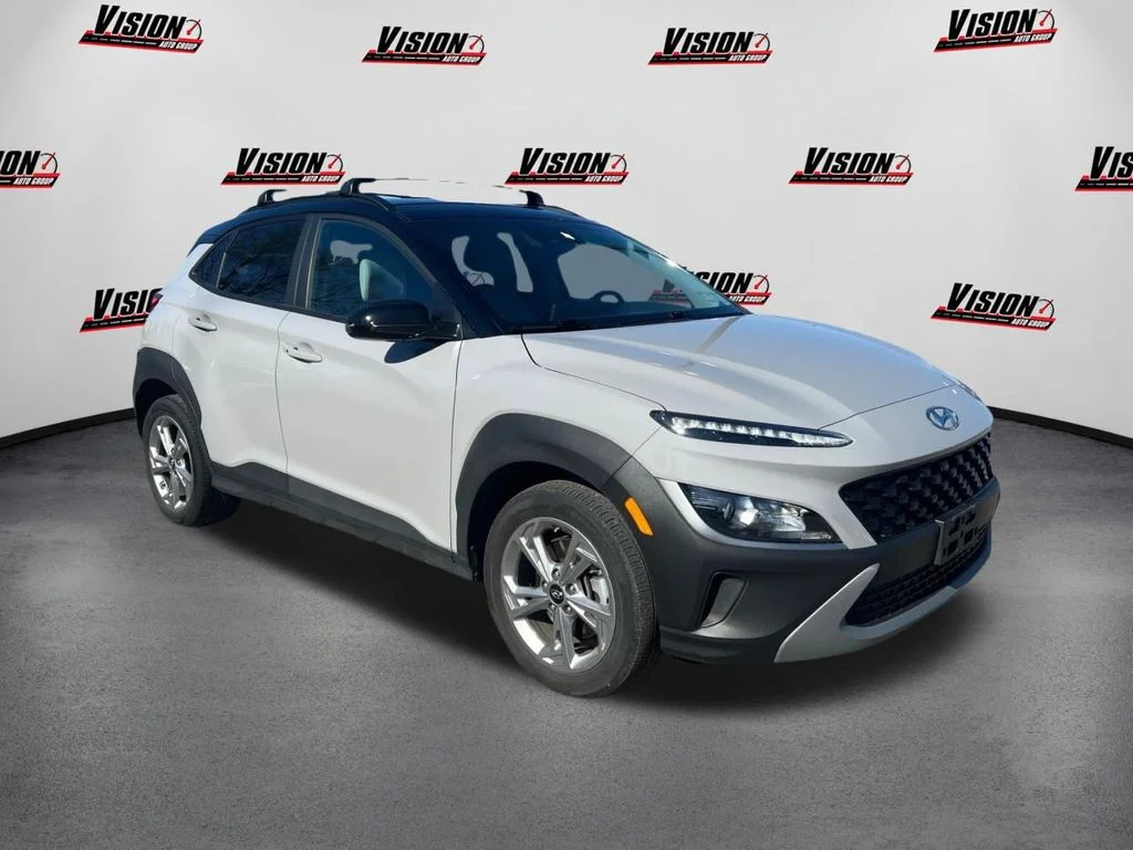 Used 2023 Silver Hyundai SEL image 3