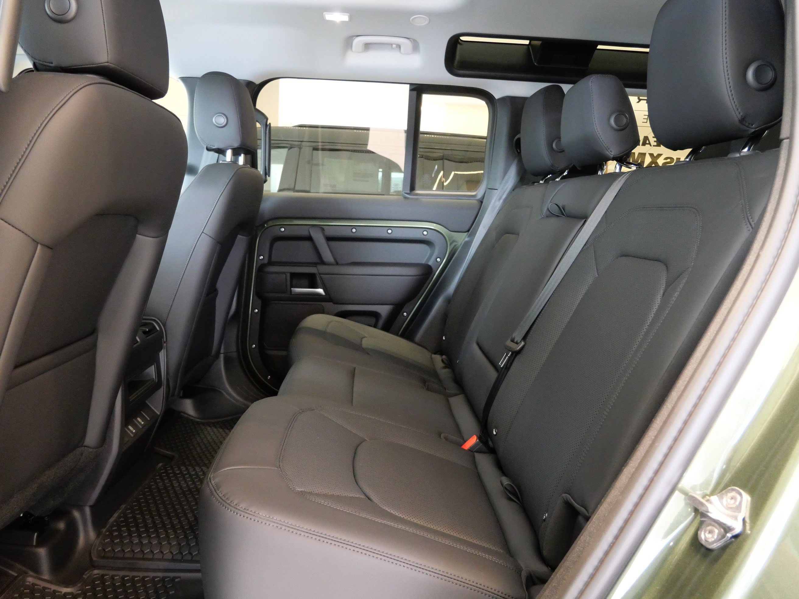 New 2026 Woolstone Green Land Rover S image 6