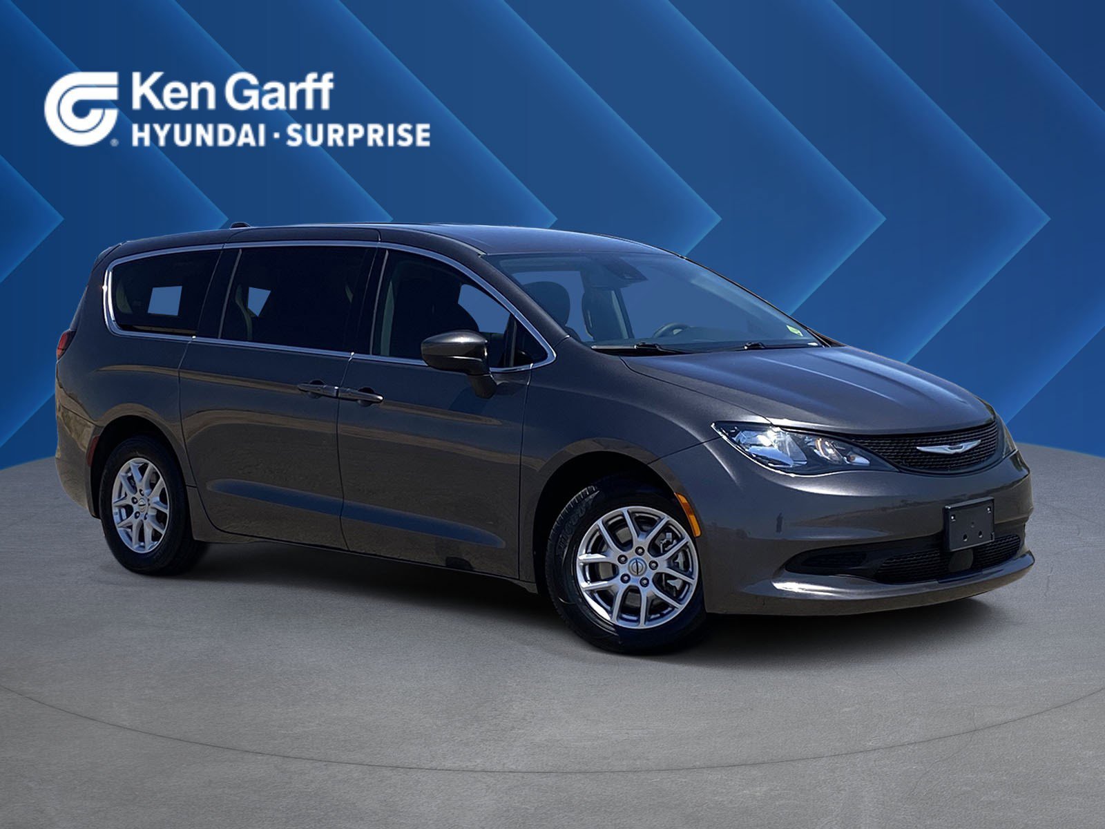 2023 Chrysler Voyager LX's photo
