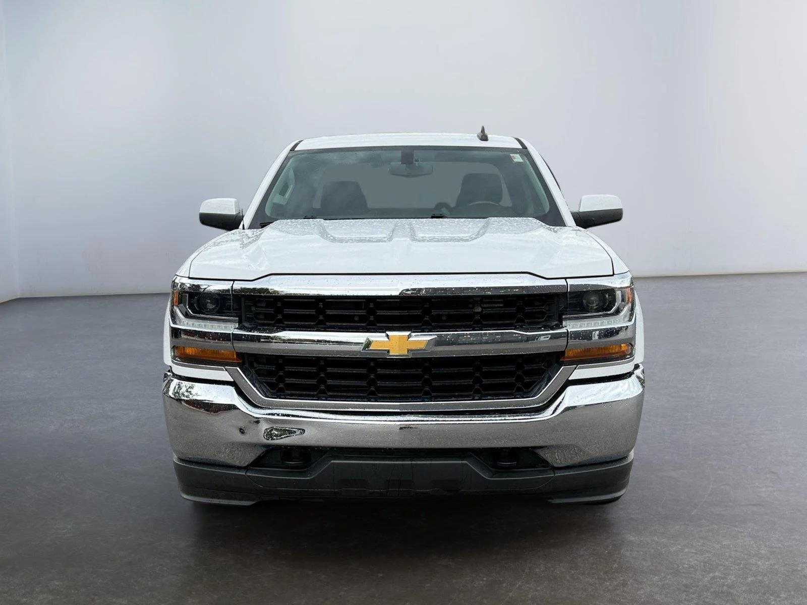 Used 2018 Summit White Chevrolet LT image 8