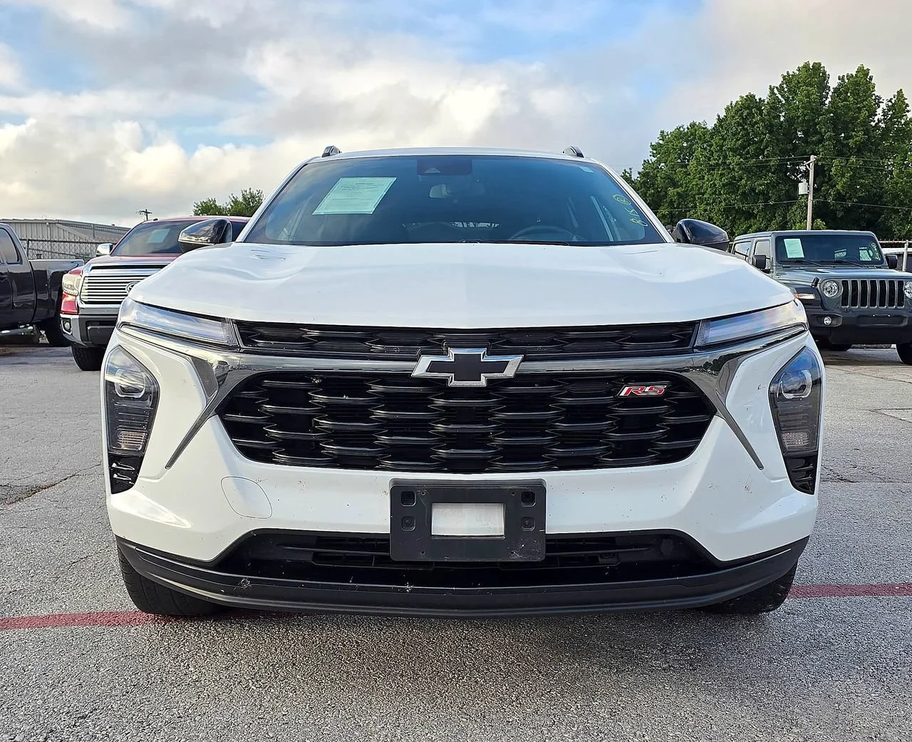 Used 2025 Summit White Chevrolet 2RS image 1
