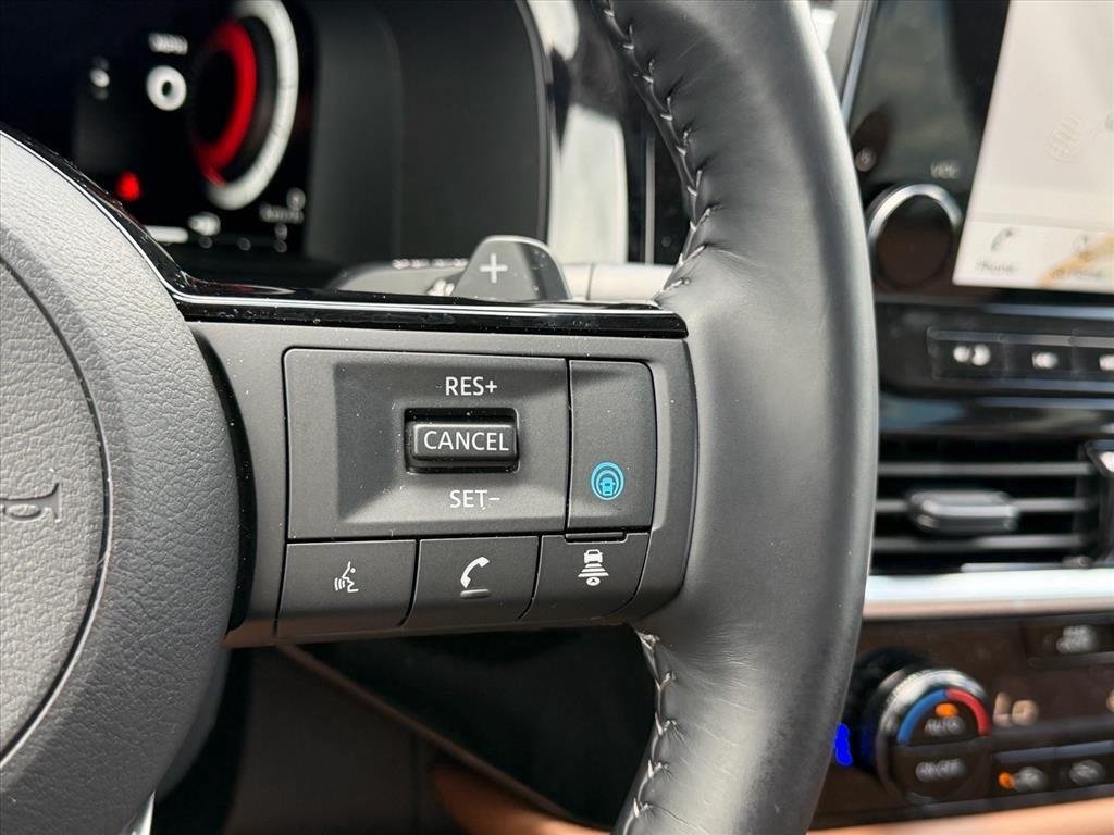 Used 2025 Everest White Pearl Tricoat Nissan Platinum image 18