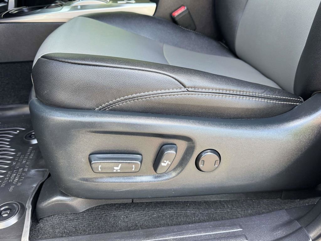 Used 2022 Midnight Black Metallic Toyota SR5 Premium image 19