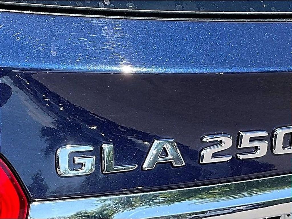 Used 2018 Gray Mercedes-Benz GLA 250 image 29