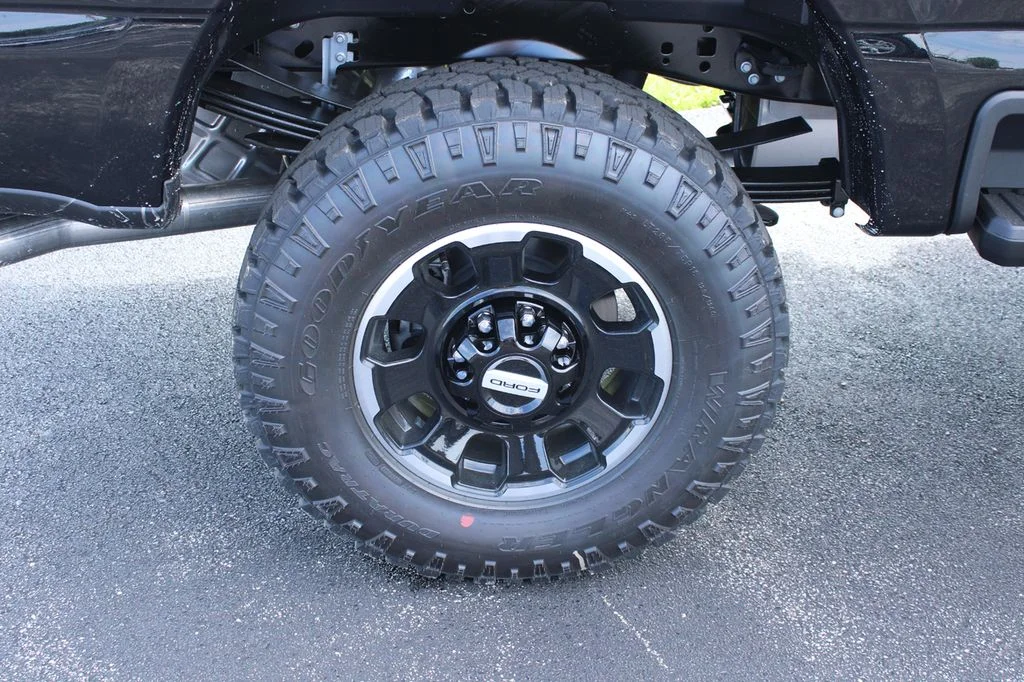 New 2026 Agate Black Metallic Ford F-250® XLT image 19