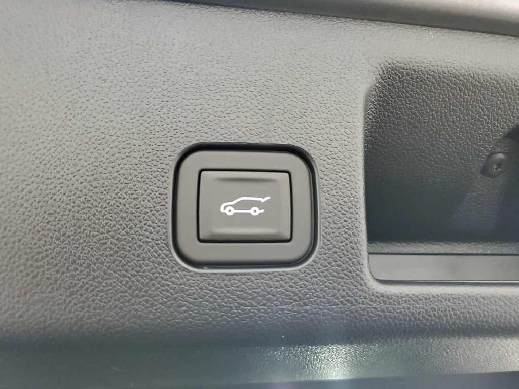 New 2026 Sterling Gray Metallic Chevrolet LT image 32