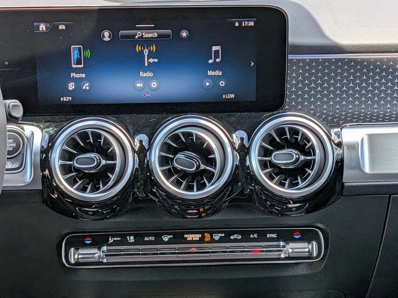 New 2026 Polar White Mercedes-Benz GLB250 image 12