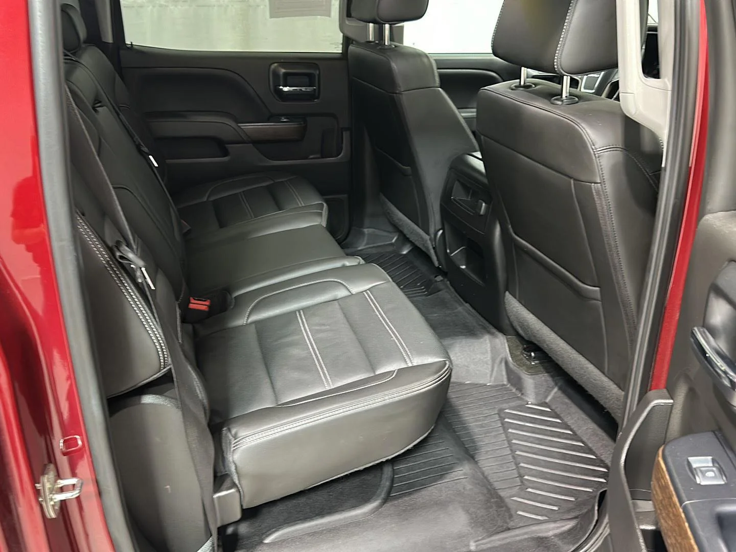 Used 2018 RED QUARTZ TINTCOAT GMC Denali image 26