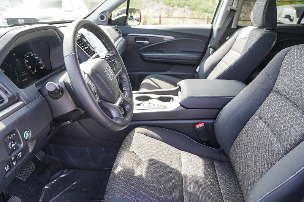 2025 Honda Ridgeline Sport - Photo 33