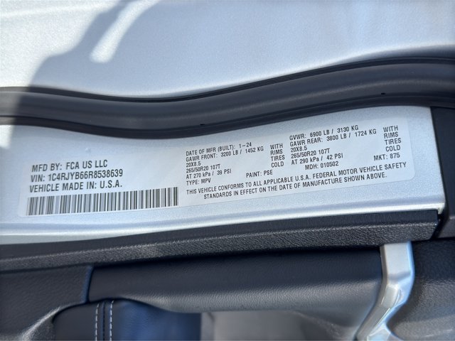 Used 2024 Silver Zynith Jeep Anniversary Edition image 31