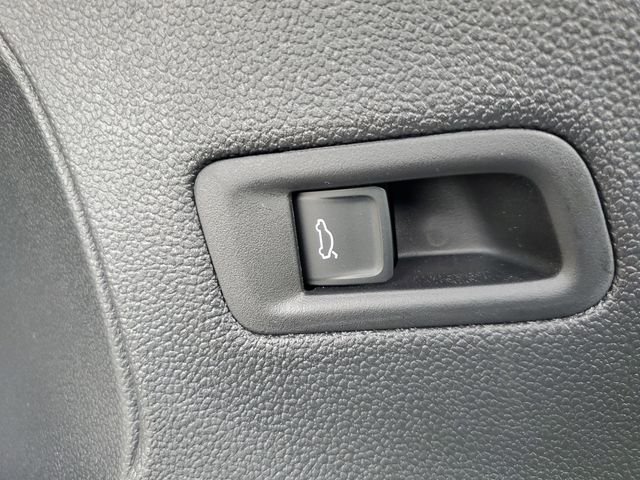2026 Volkswagen Atlas SE w/Tech - Photo 32