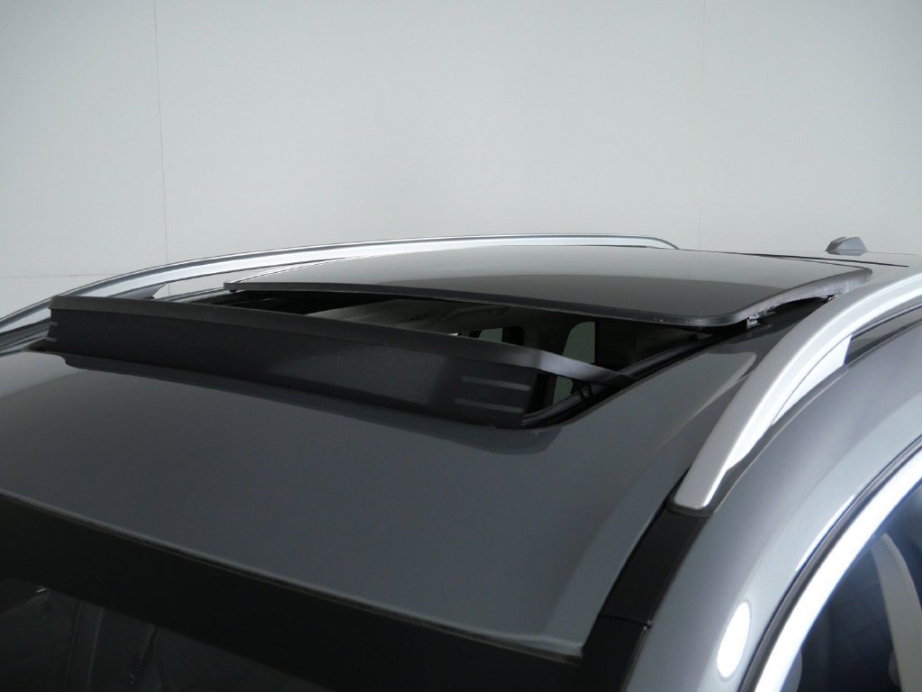 Certified Used 2025 Skyscraper Grey Metallic BMW xDrive40i image 21