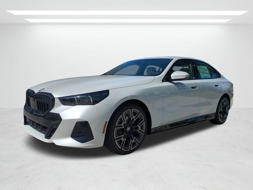 New 2027 Mineral White Metallic BMW 530i xDrive image 8