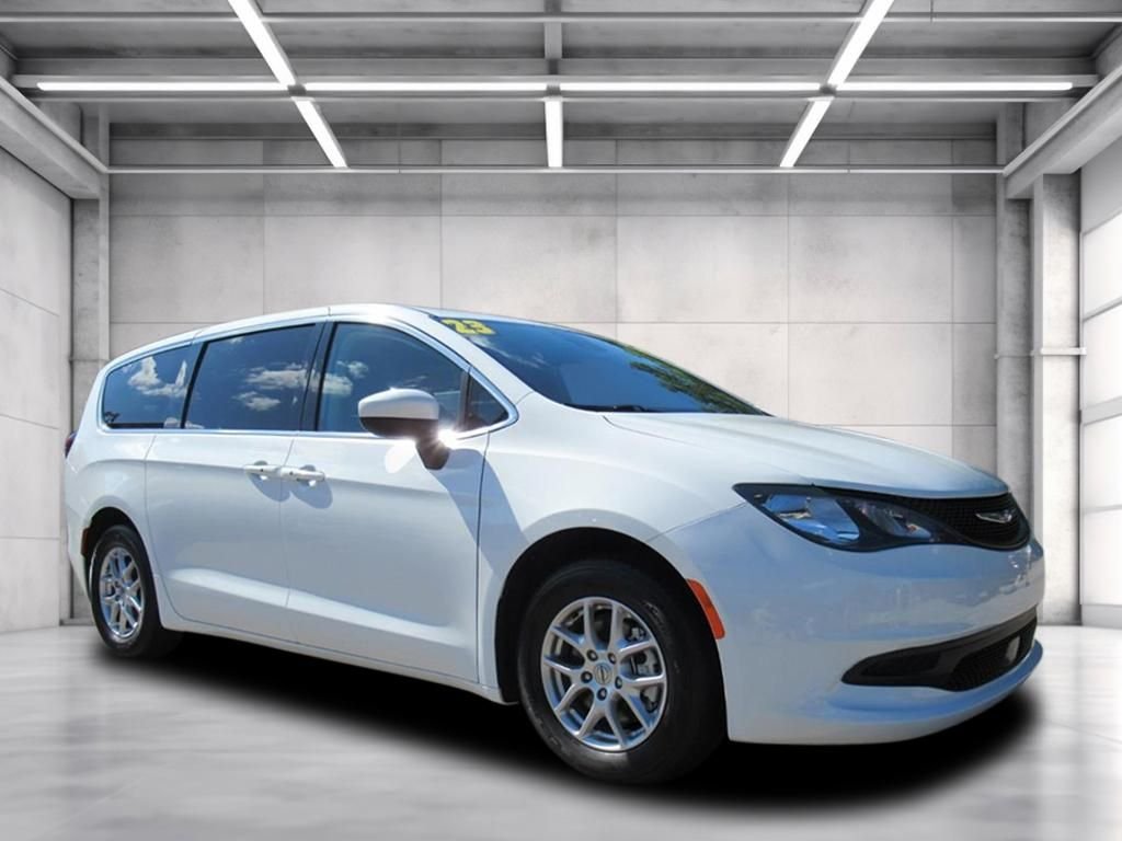 2023 Chrysler Voyager LX's photo