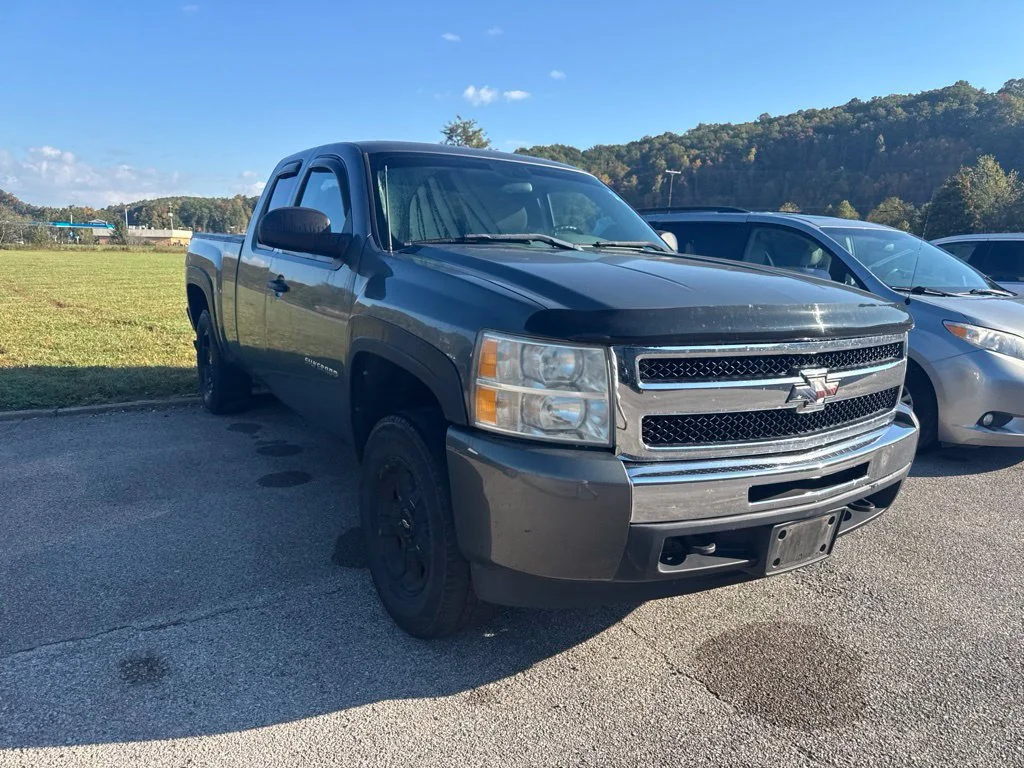 Used 2011 Green Metallic Chevrolet Work Truck image 10