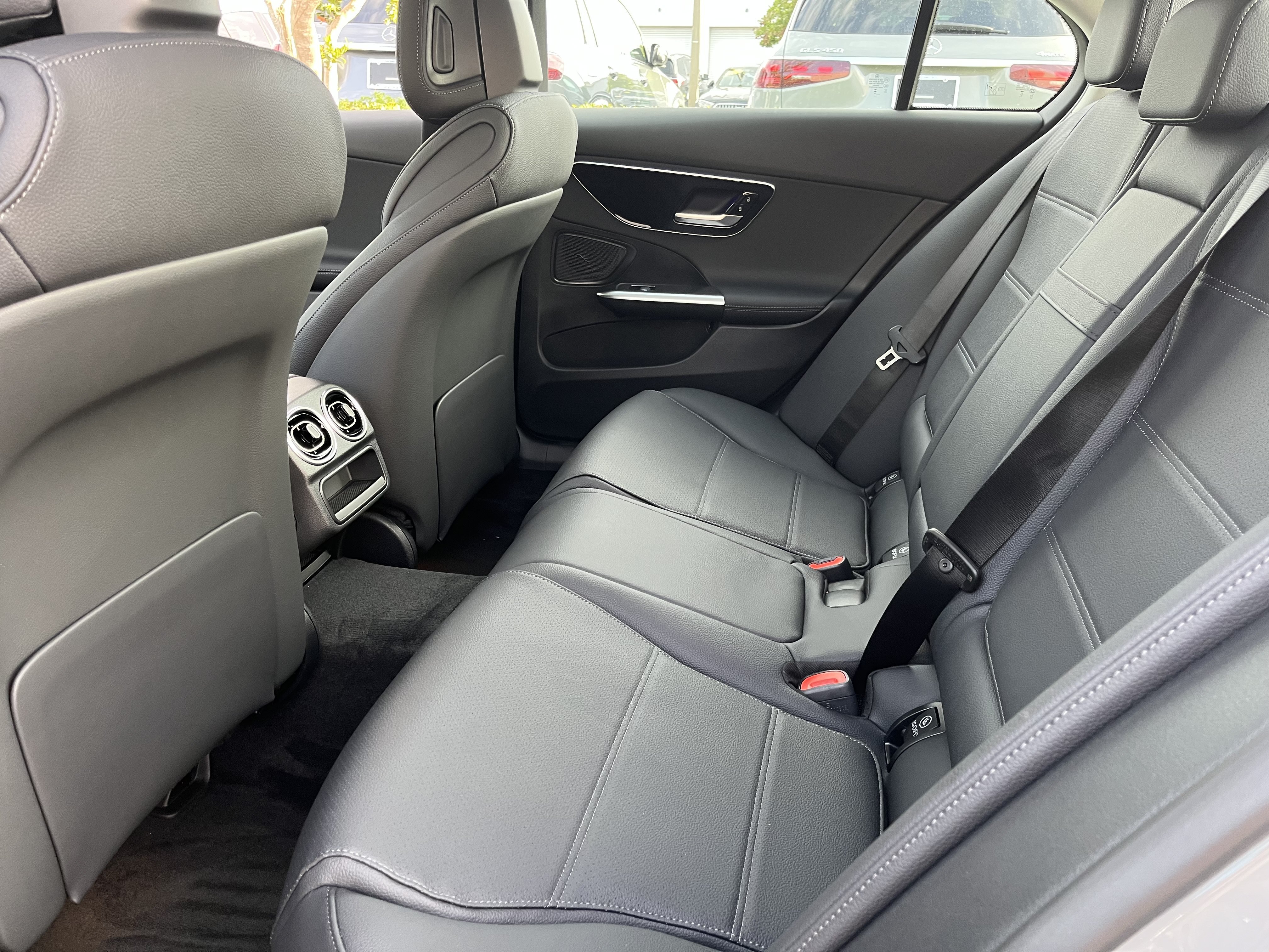 New 2026 MANUFAKTUR Alpine Grey Mercedes-Benz C 300 image 17