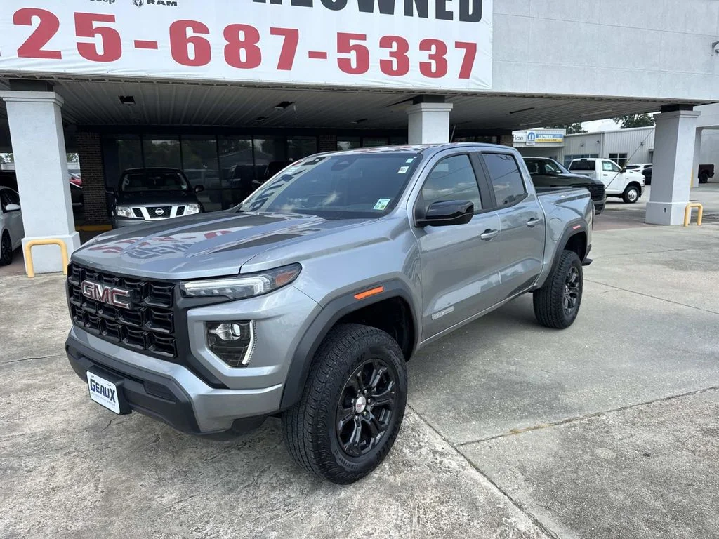 Used 2024 Silver GMC Elevation image 8