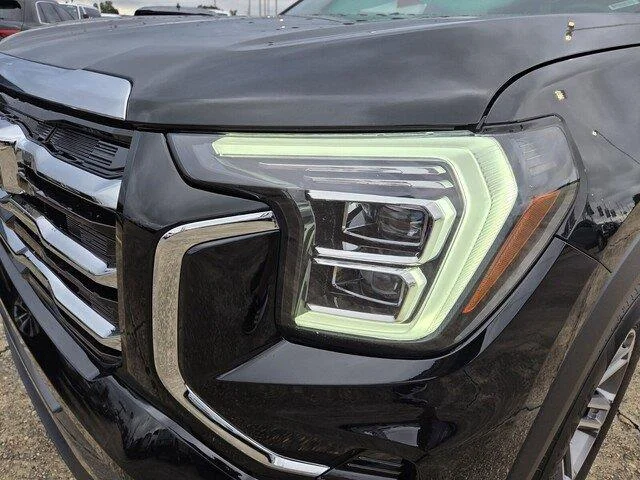 Used 2026 Ebony Twilight Metallic GMC FWD Elevation image 10