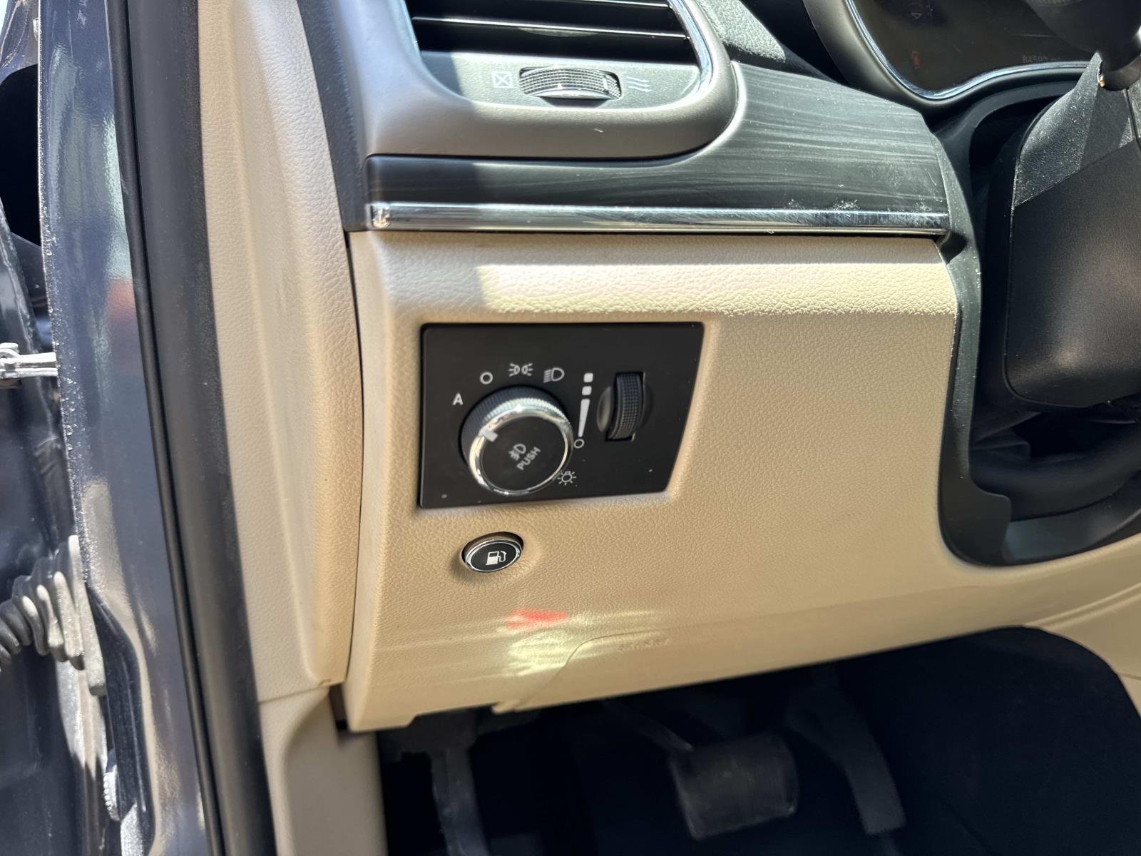 Used 2020 Blue Jeep Limited image 21