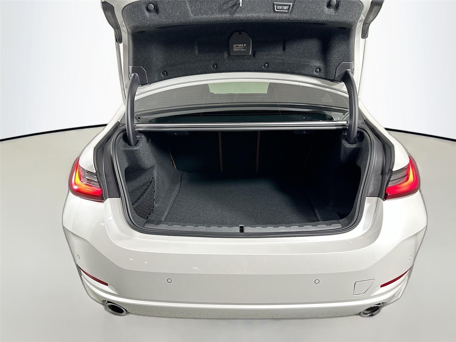 2025 BMW 3 Series 330i - Photo 58