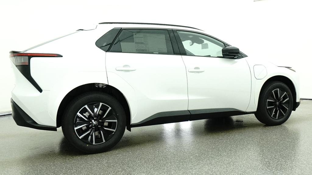 New 2026 Wind Chill Pearl Toyota XLE image 15