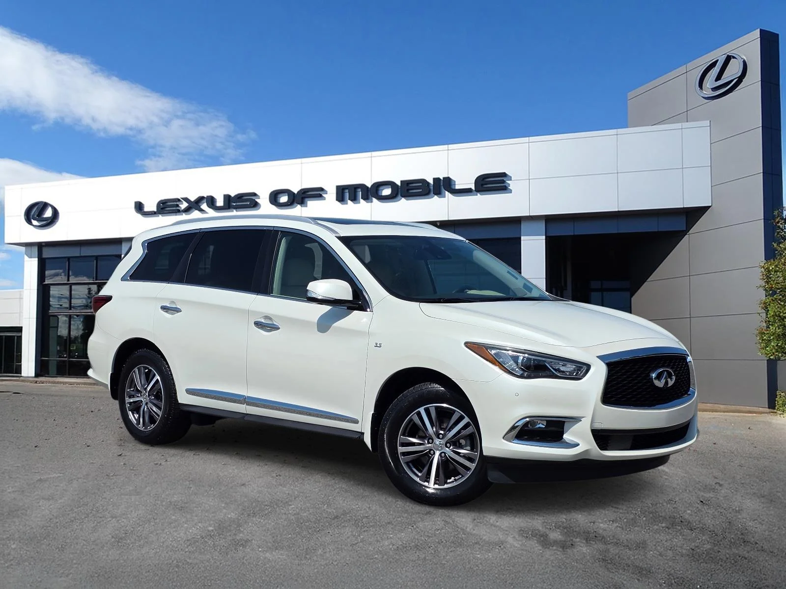 Used 2020 Majestic INFINITI LUXE image 1