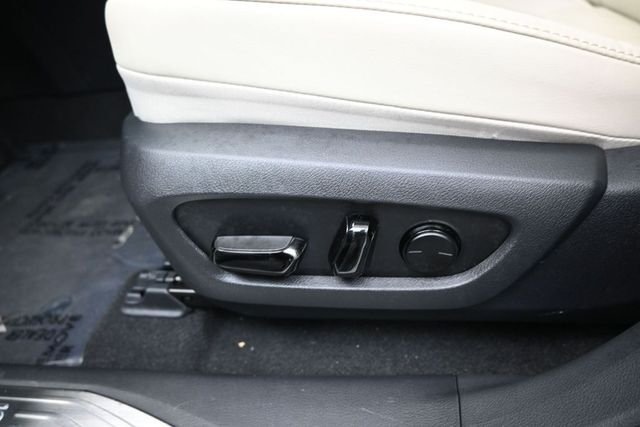 Used 2024 White Lexus 350 image 22