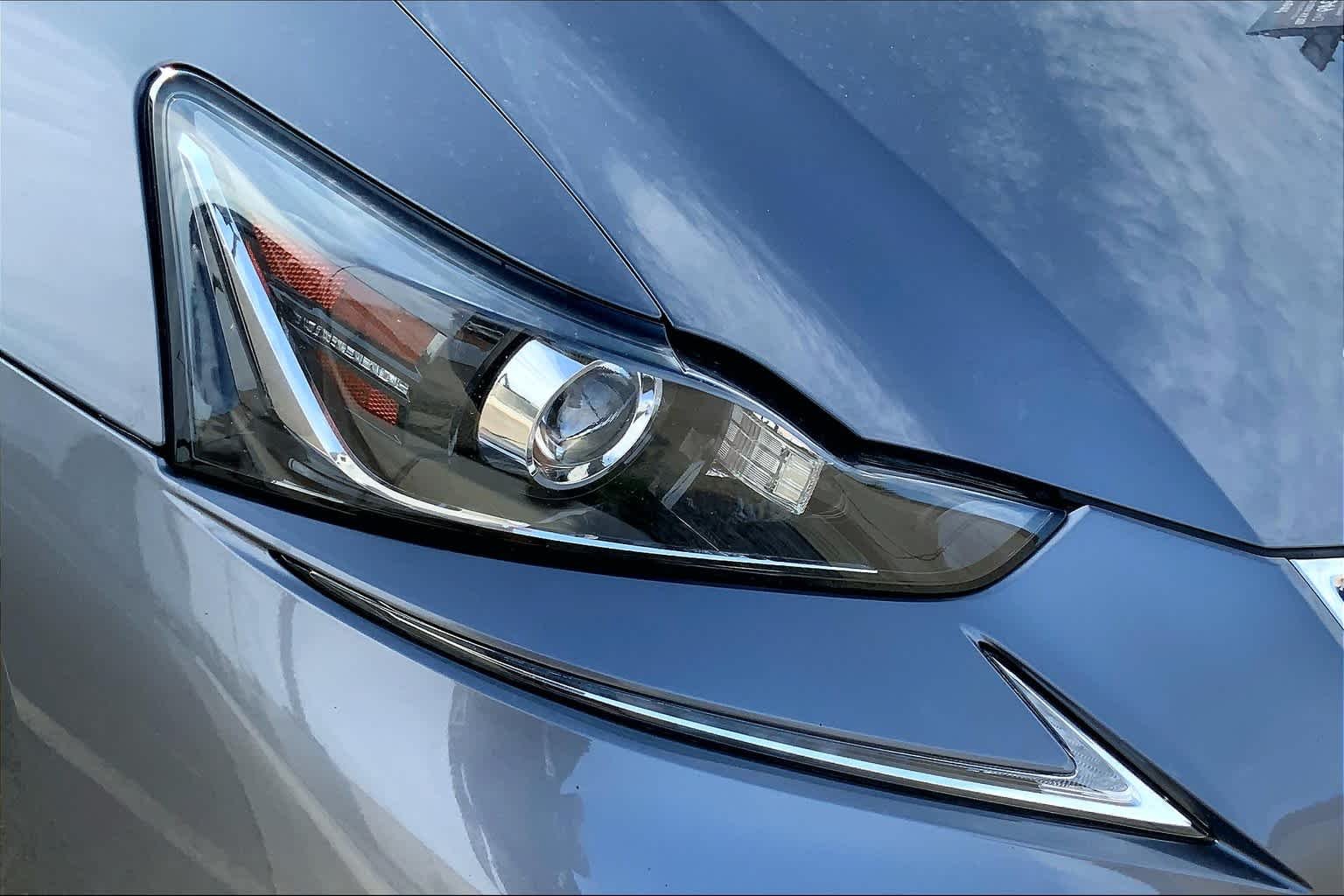 Used 2018 Nebula Gray Pearl Lexus  image 27