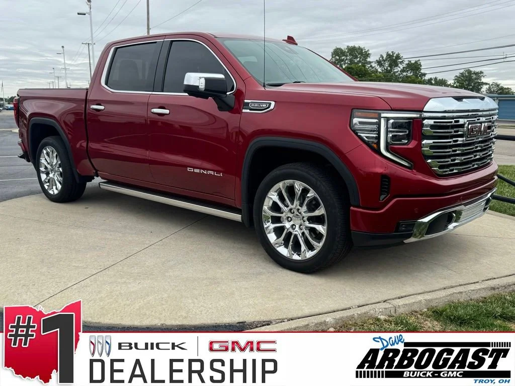 2023 GMC Sierra 4WD Crew Cab Short Box Denali's photo