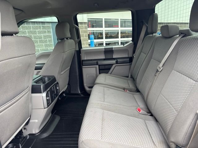 Used 2017 Champagne Ford XLT image 33