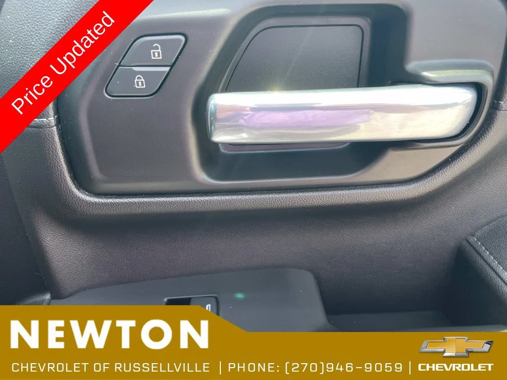 Used 2021 SUMMIT WHITE Chevrolet RST image 24