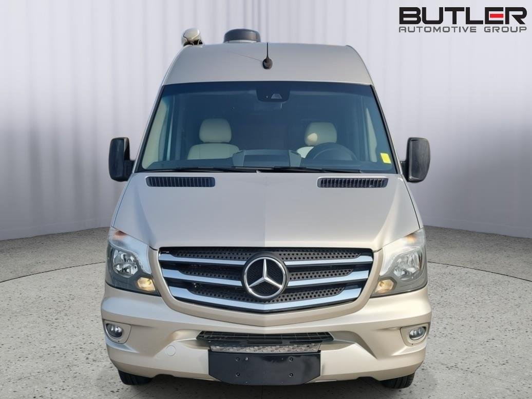 Used 2017  Mercedes-Benz 3500 HIGH ROOF V6 image 5