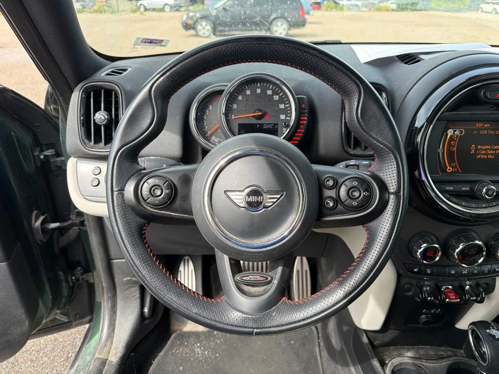Used 2017 Green MINI  image 13