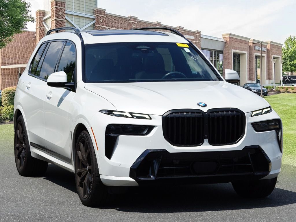 Used 2023 White Metallic BMW xDrive40i image 3