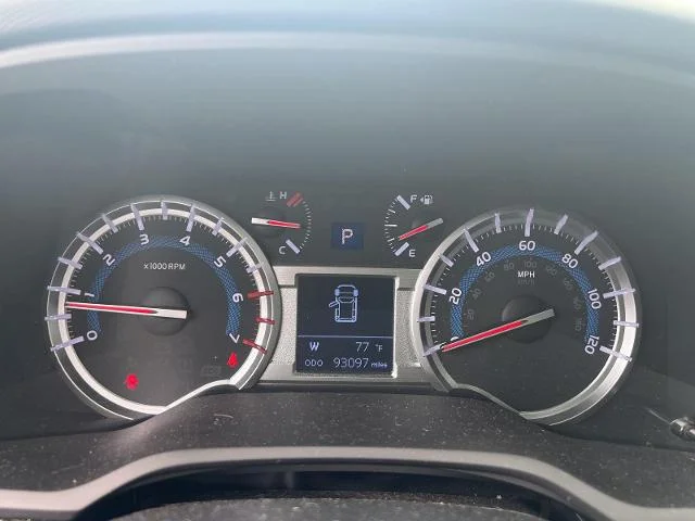 Certified Used 2018 Blizzard Pearl Toyota  image 13