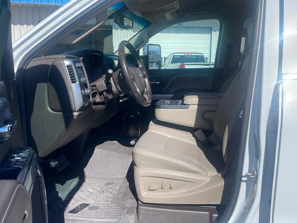 Used 2019 SUMMIT WHITE Chevrolet LTZ image 11