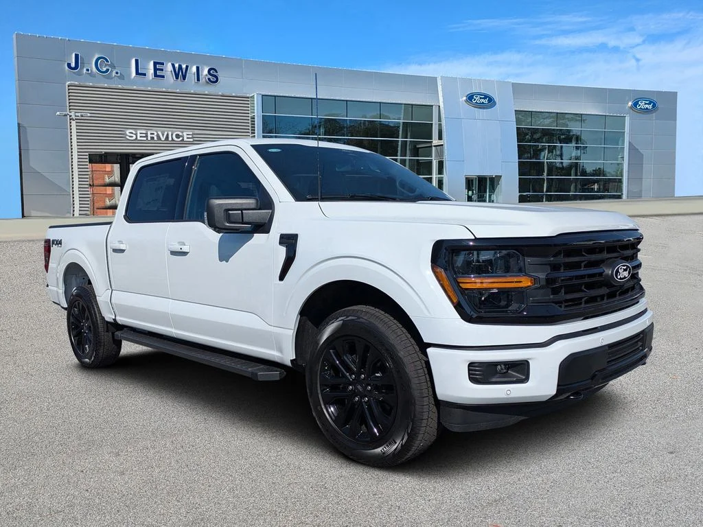 New 2026 Oxford White Ford XLT image 1