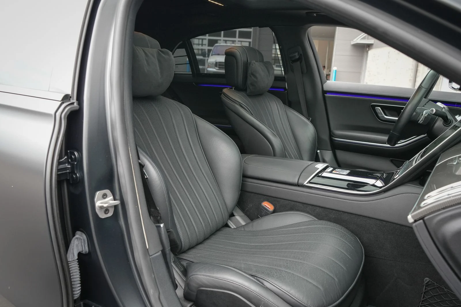 Used 2023 Black Mercedes-Benz S 580e image 40