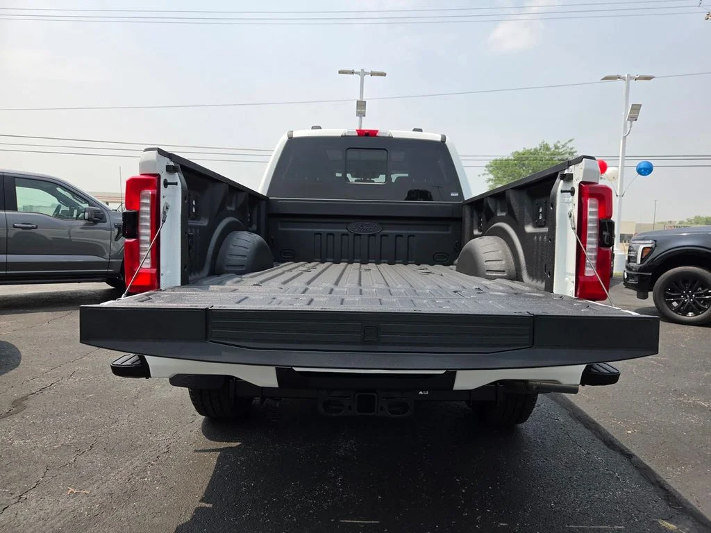 New 2026 Star White Metallic Tri-Coat Ford F-350® Lariat® image 25
