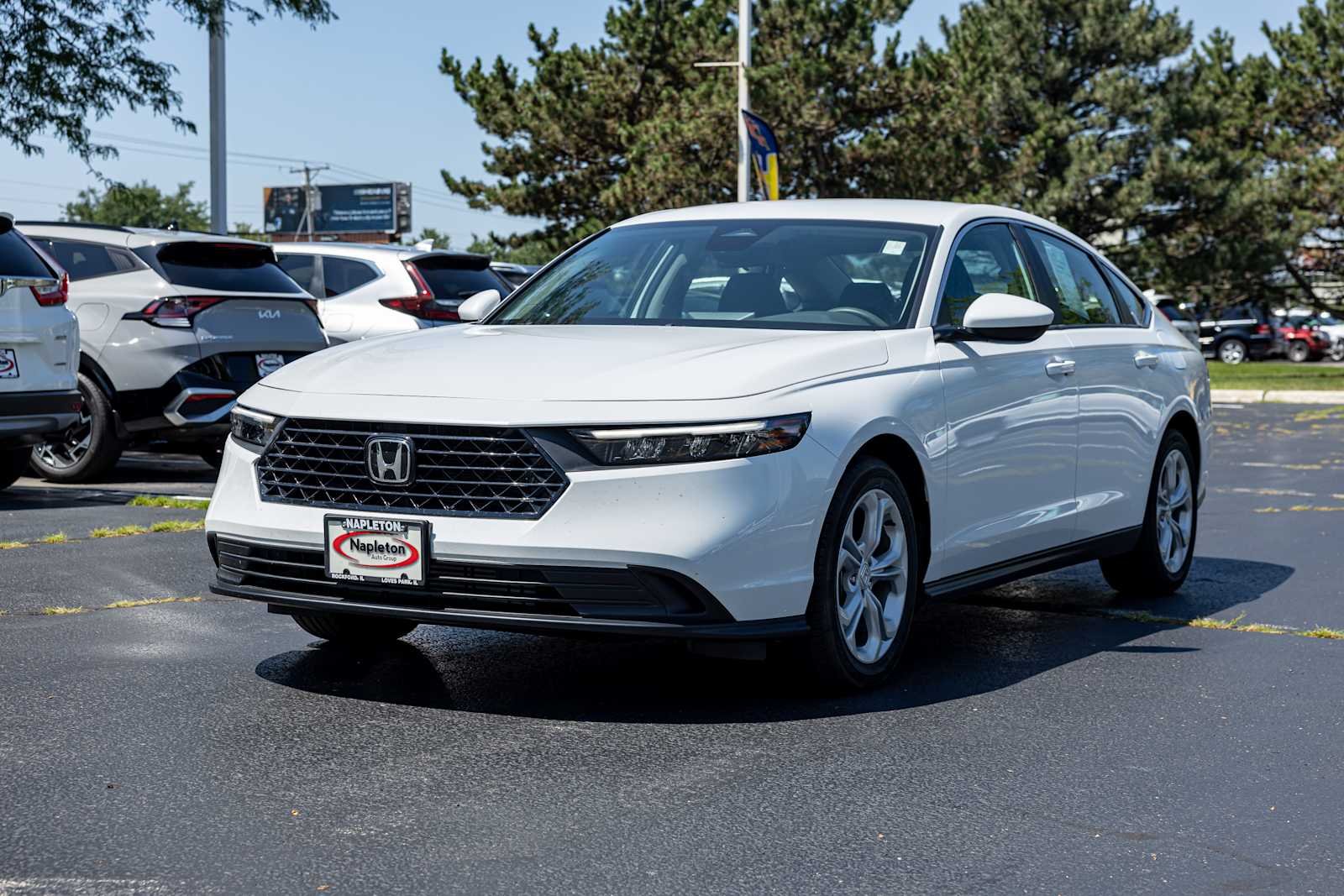 Used 2024 Platinum White Pearl Honda LX image 3
