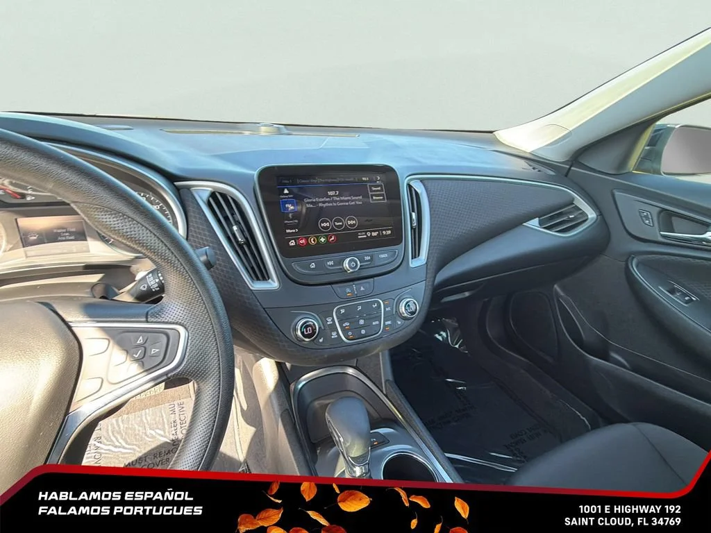 Used 2025 Mosaic Black Metallic Chevrolet 1LT image 18