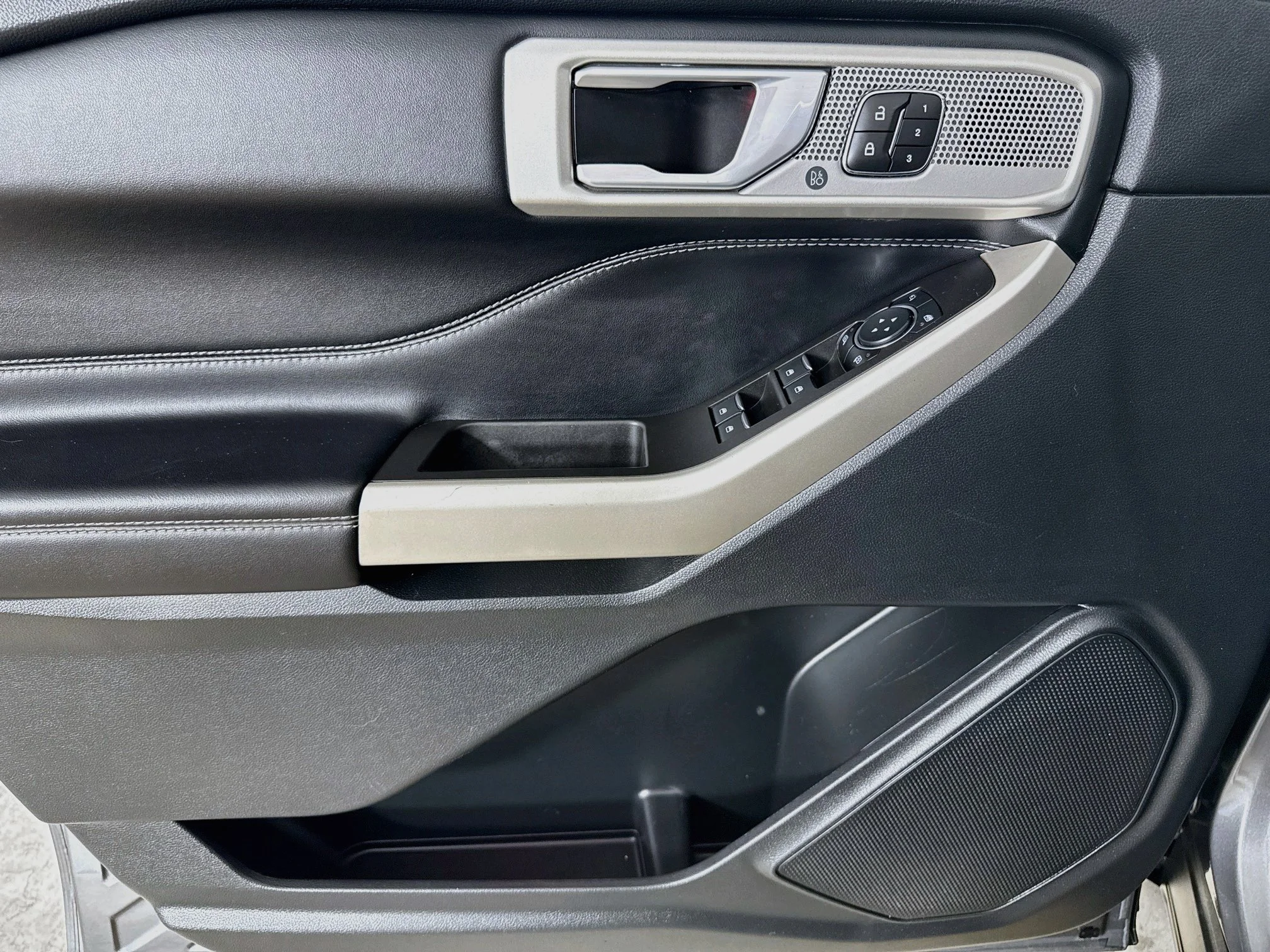 Used 2023 Gray Ford Limited image 20