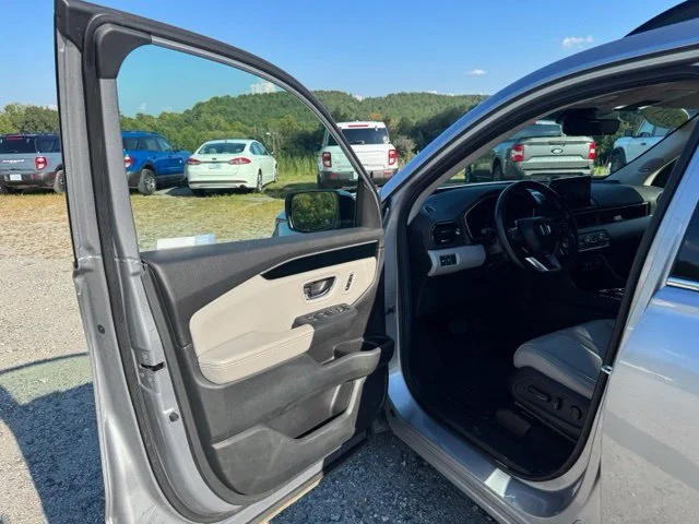Certified Used 2025 Silver Honda Touring image 12