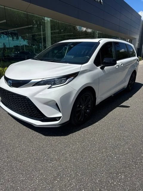 Used 2024 Ice Toyota XSE image 1