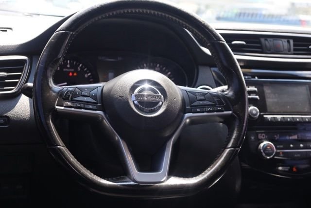 Used 2017 Gray Nissan SV image 10
