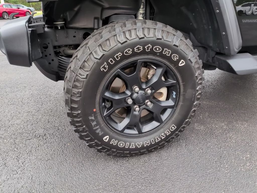 Used 2023 Black Jeep Sport S image 11