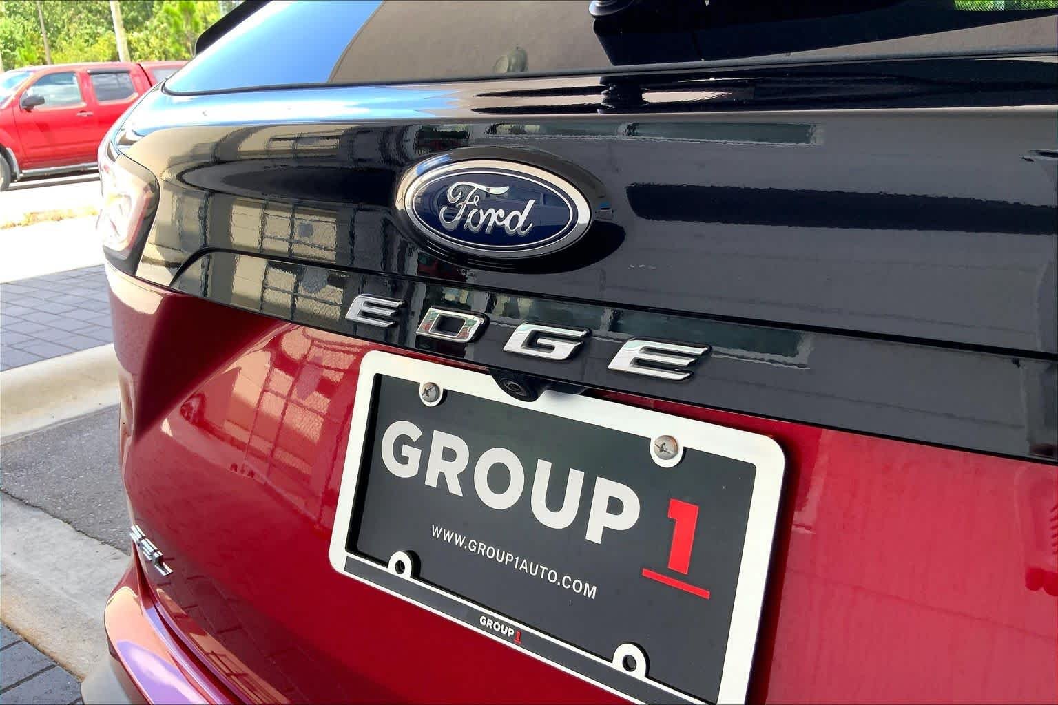 Used 2024 Rapid Red Metallic Tinted Clearcoat Ford SEL image 31