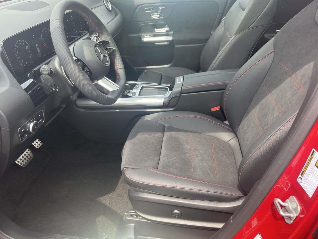 New 2026 MANUFAKTUR Patagonia Red Metallic Mercedes-Benz GLA 250 image 15
